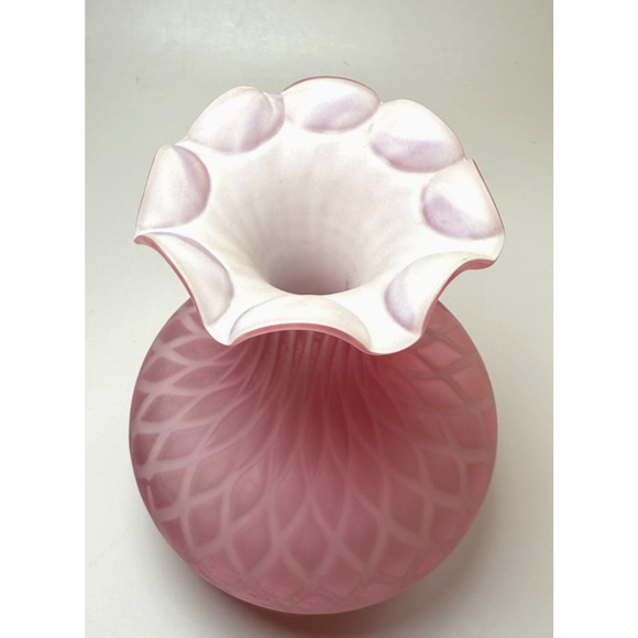 Antique Victorian Mother-of-Pearl Satin Glass Vase Quilted Diamond Pattern Cased - Picture 3 of 8